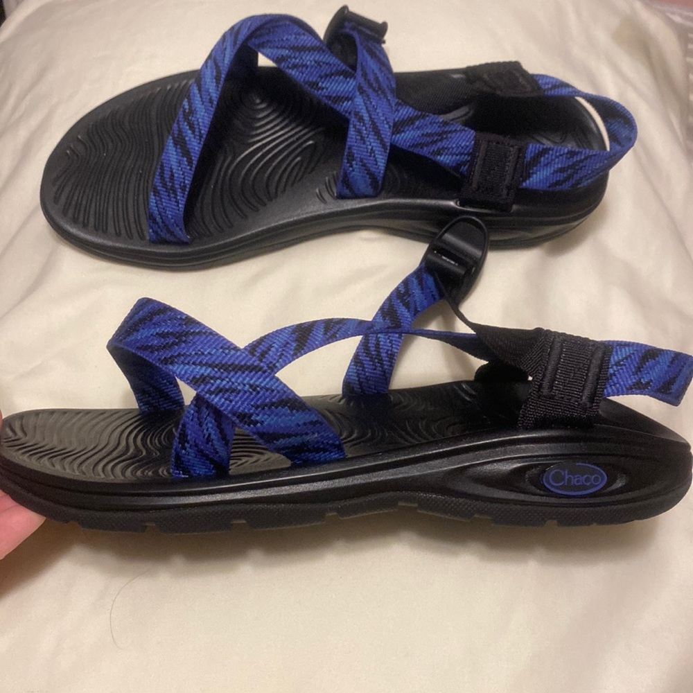BRAND NEW - W10 Chacos.